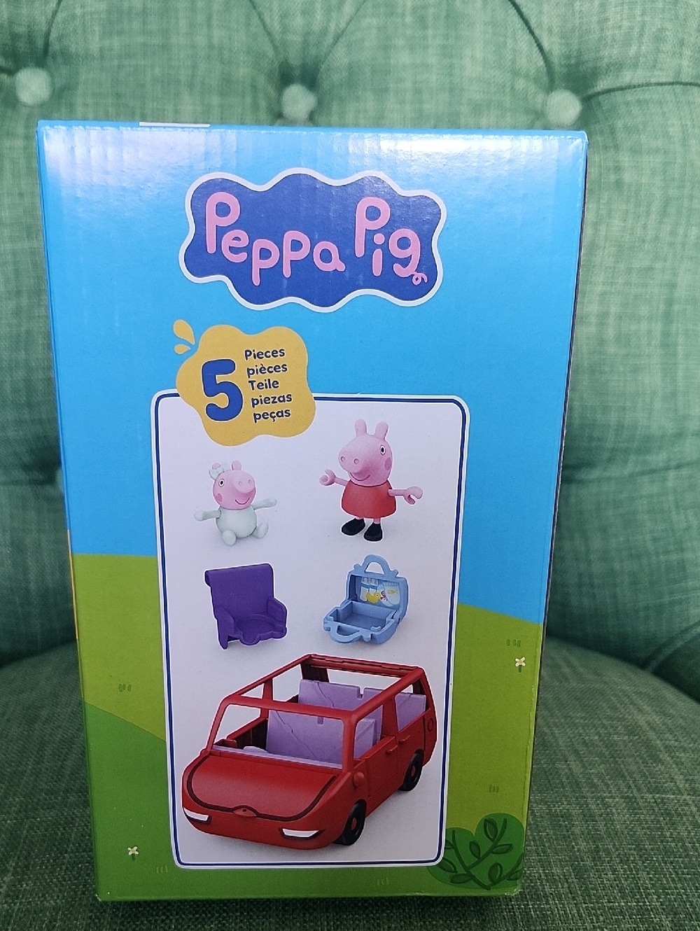 Peppa Pig Red Family Car Playset with Pink Figures - Picture 4 of 7